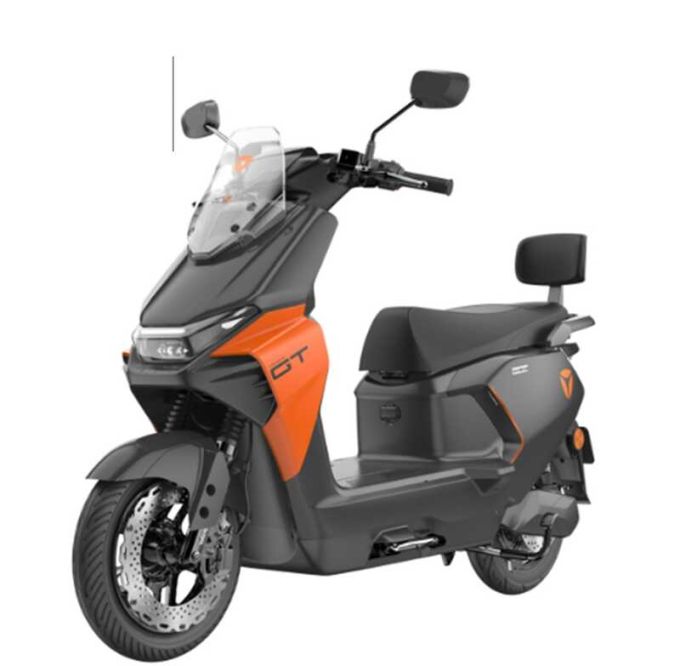 Електричний мопед Yadea GS70 / 3104 (1) двигун 2000W, акум. графеновий 72V/23Ah, переднє колесо: 80/90-12, заднє колесо: 3.00-10, в коробці